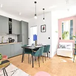 Charming And Cosy Flat Next To The Eiffel Tower