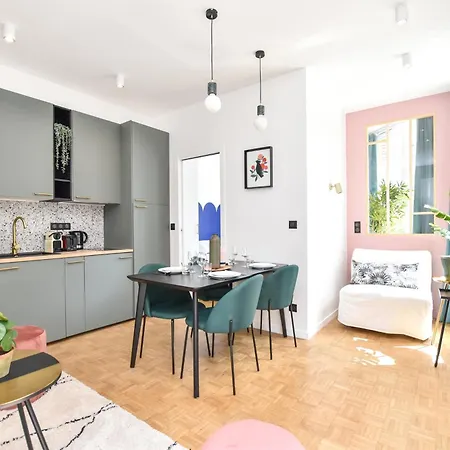 Charming And Cosy Flat Next To The Eiffel Tower Apartment